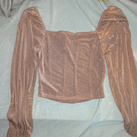 NWT , Small, Sleeved Crop Top - Picture 3 of 3